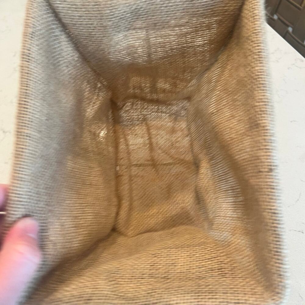Small chicken wire basket with burlap liner - Picture 6 of 6